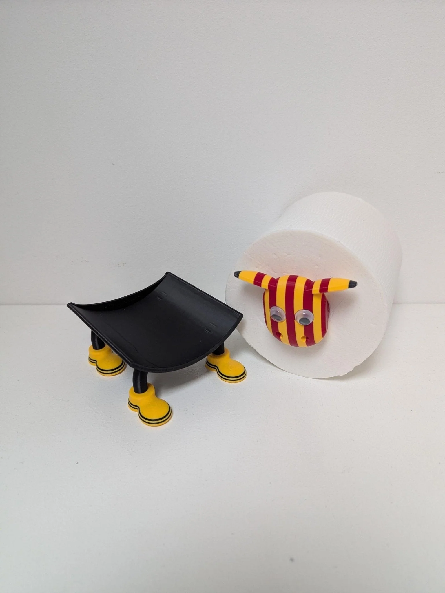 Bradford City football club  toilet roll holder - - Image 13