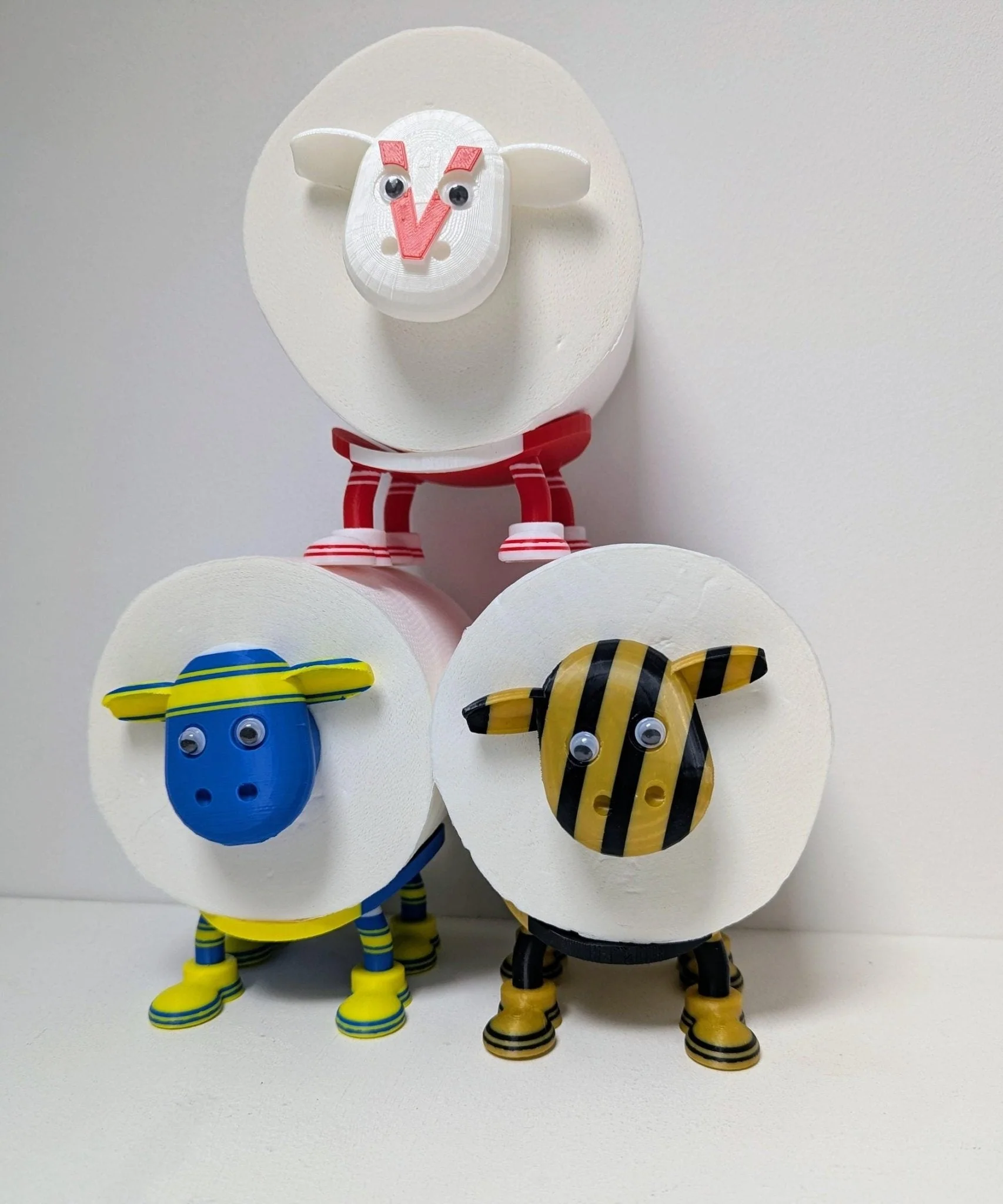 Castleford Tigers Super Sheep Toilet Roll Holder . Rugby fans gift. - Image 7