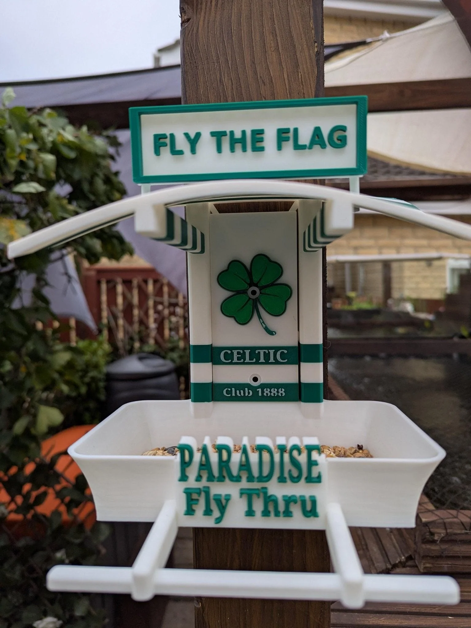 Celtic Garden Bird Feeding Station - Glasgow Garden Decor and Wild Bird Food Feeder - Fly the flag in paradise Novelty Gift for bhoys Fans - Image 2