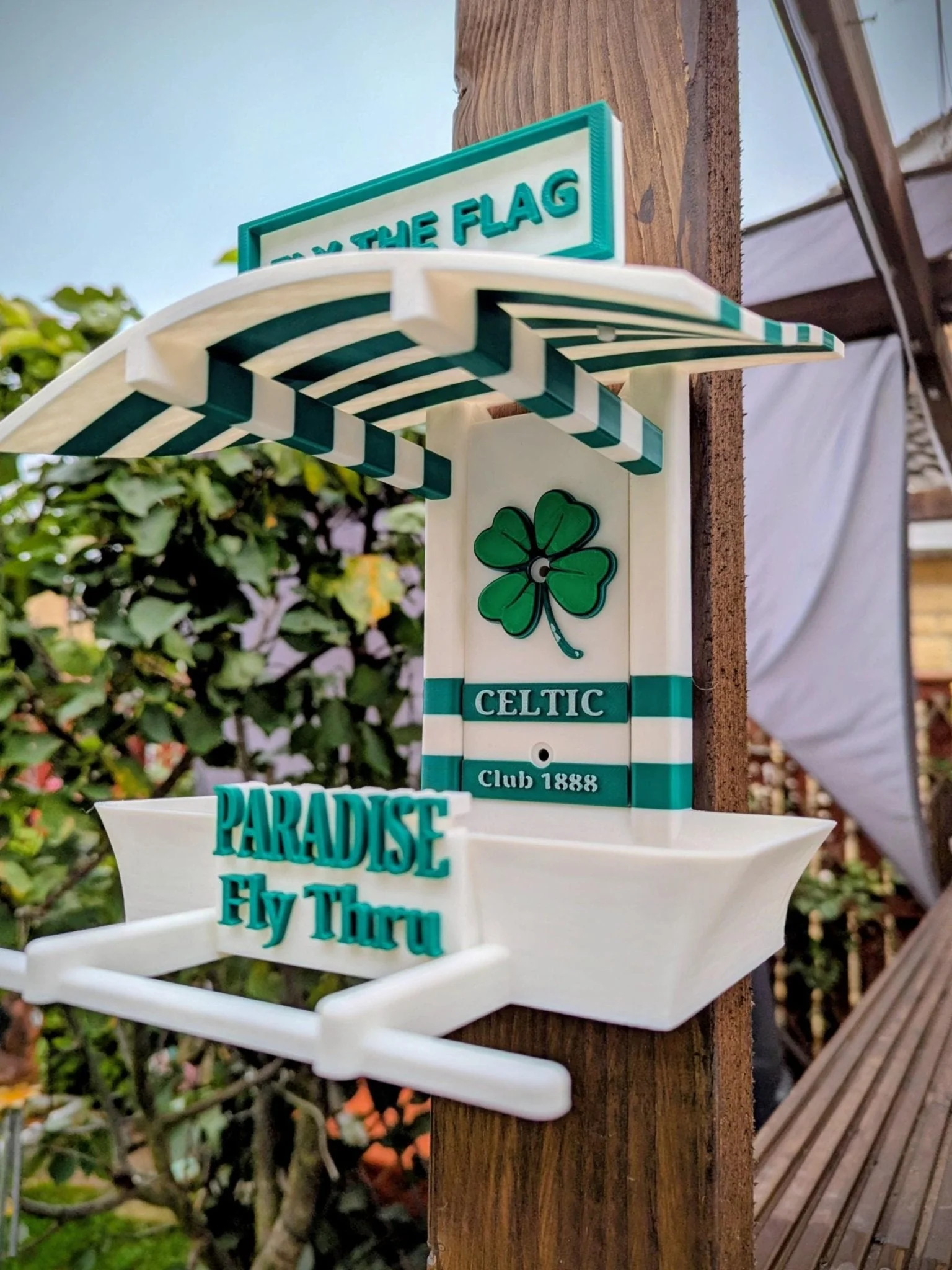 Celtic Garden Bird Feeding Station - Glasgow Garden Decor and Wild Bird Food Feeder - Fly the flag in paradise Novelty Gift for bhoys Fans - Image 4