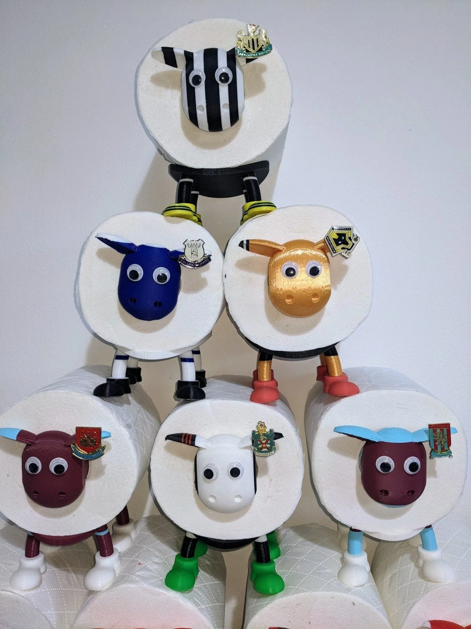 Custom made sheep toilet roll holder. Any football team strip available Your unique customisable Premier sheep with Personalised soccer kit - Image 7