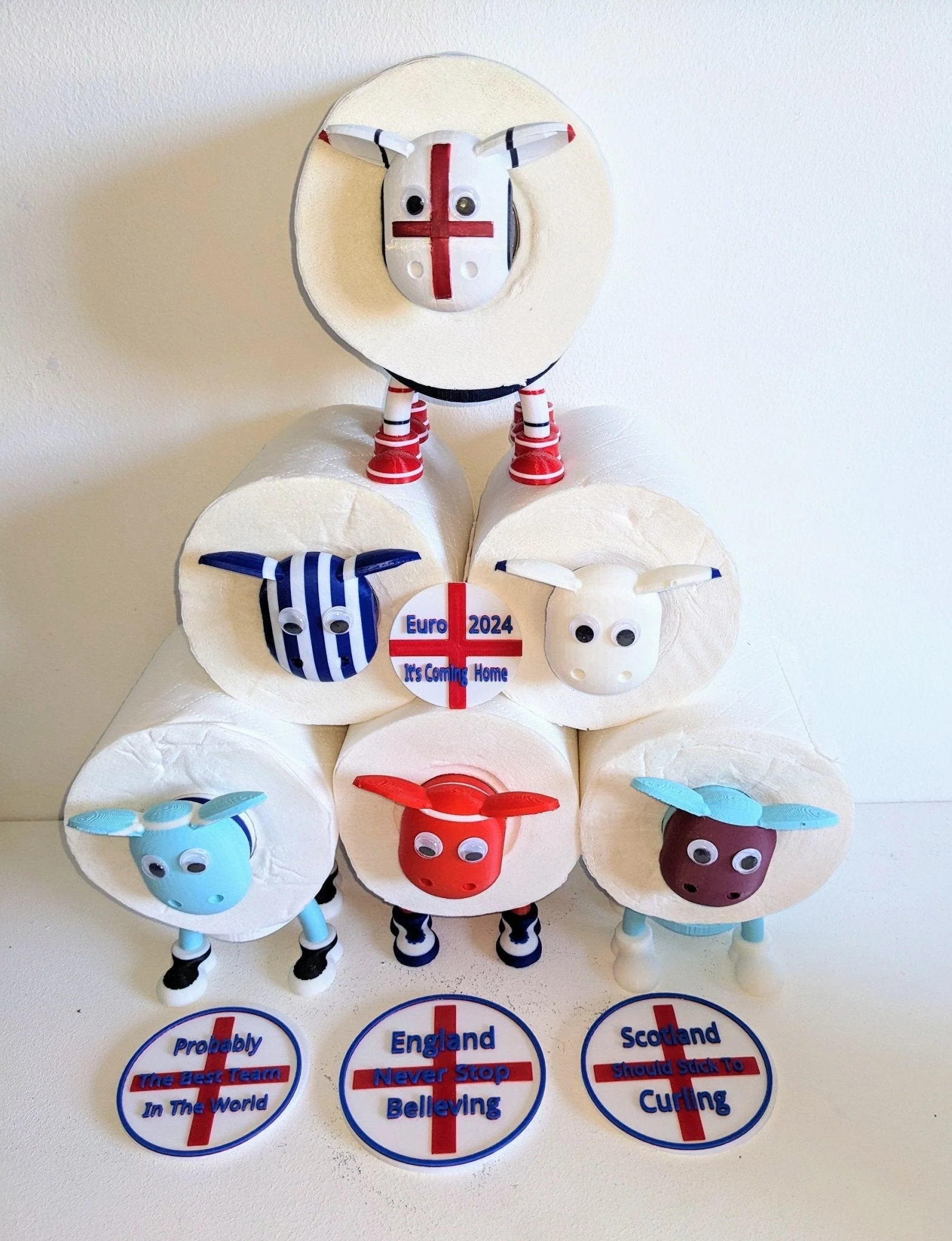 ENGLAND football Sheep toilet roll holder. Special hand painted Edition tissue dispenser. - Image 4