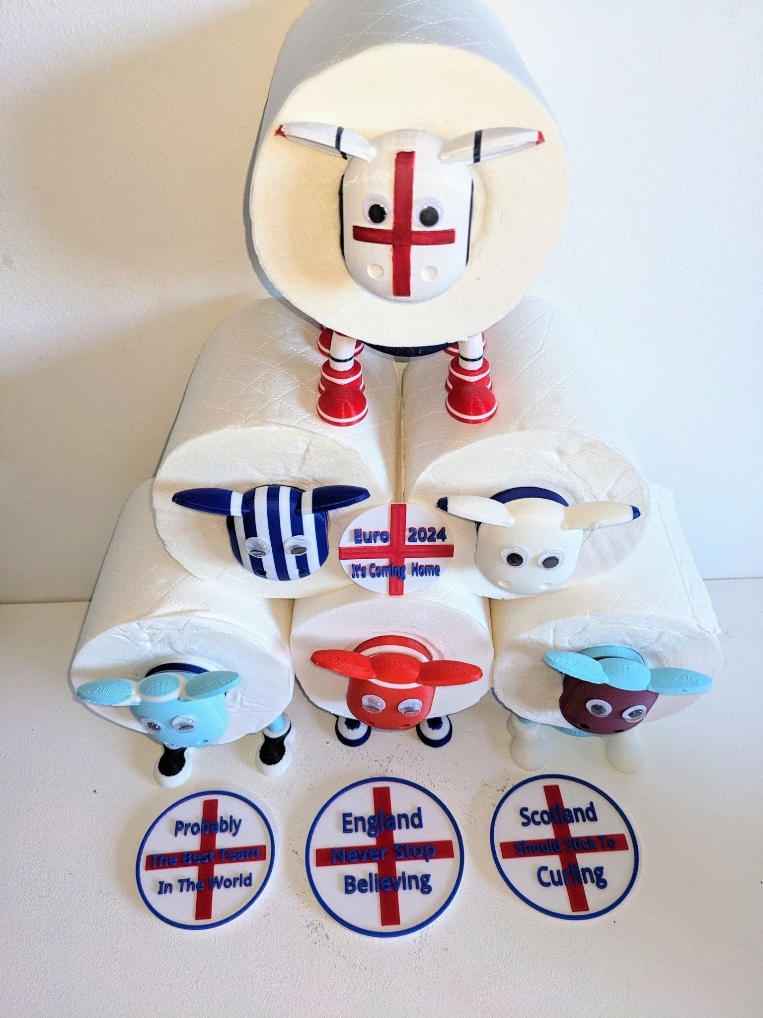 ENGLAND football Sheep toilet roll holder. Special hand painted Edition tissue dispenser. - Image 7