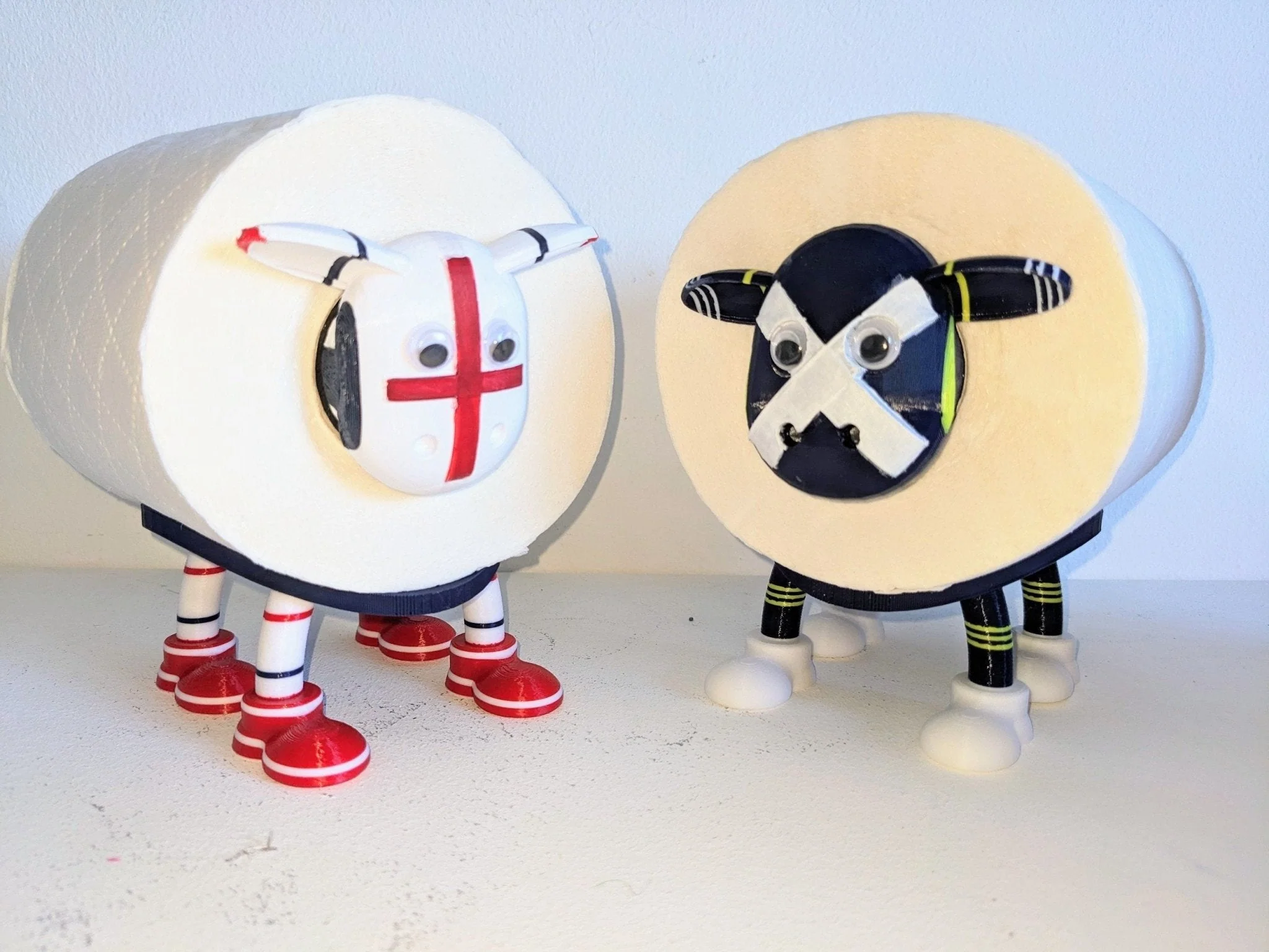 ENGLAND football Sheep toilet roll holder. Special hand painted Edition tissue dispenser. - Image 8