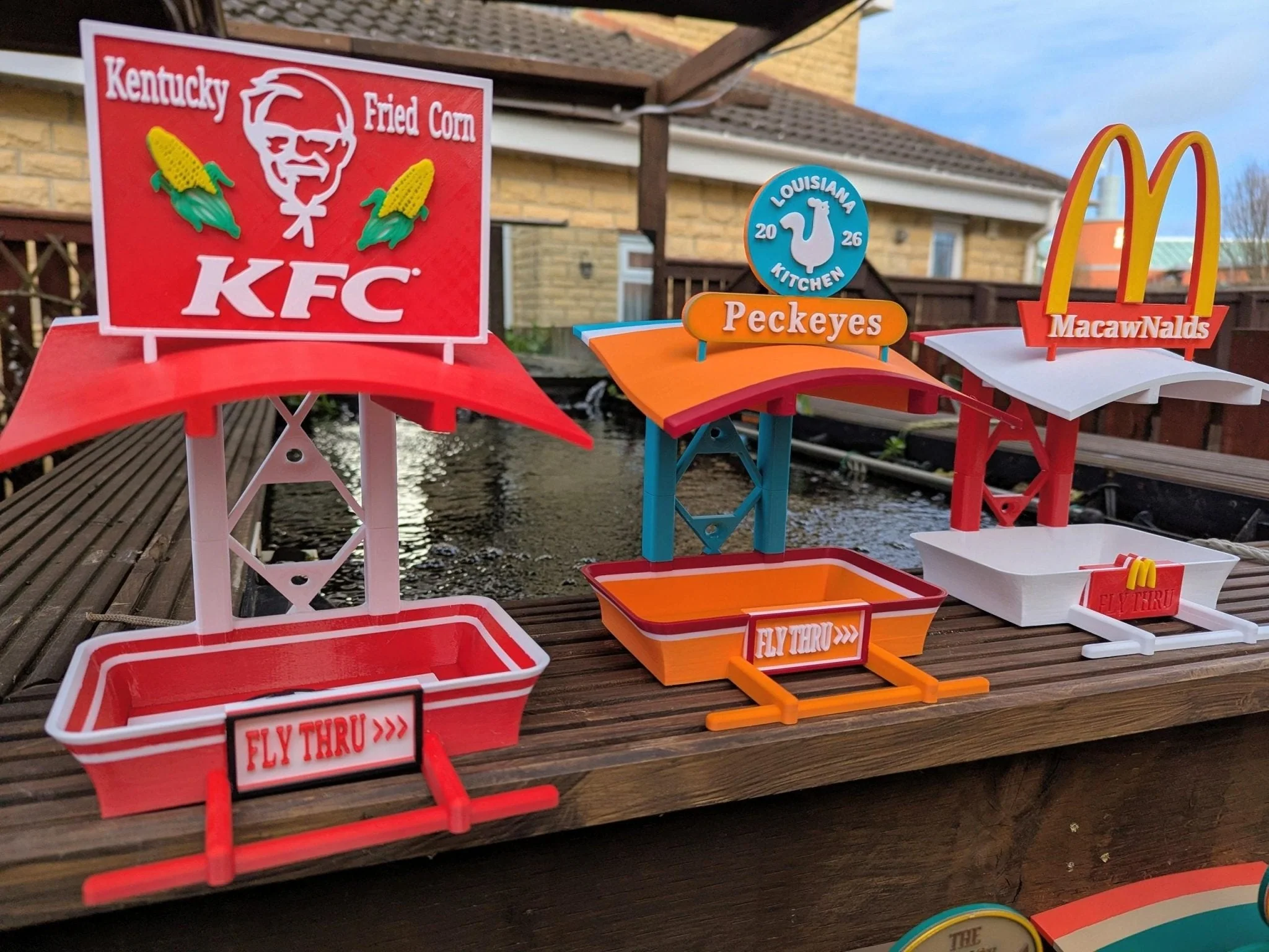 KFC Garden Bird Feeding Station - Garden bird seed feeder - quirky outdoor Decor - Wild Bird Food table - Image 5