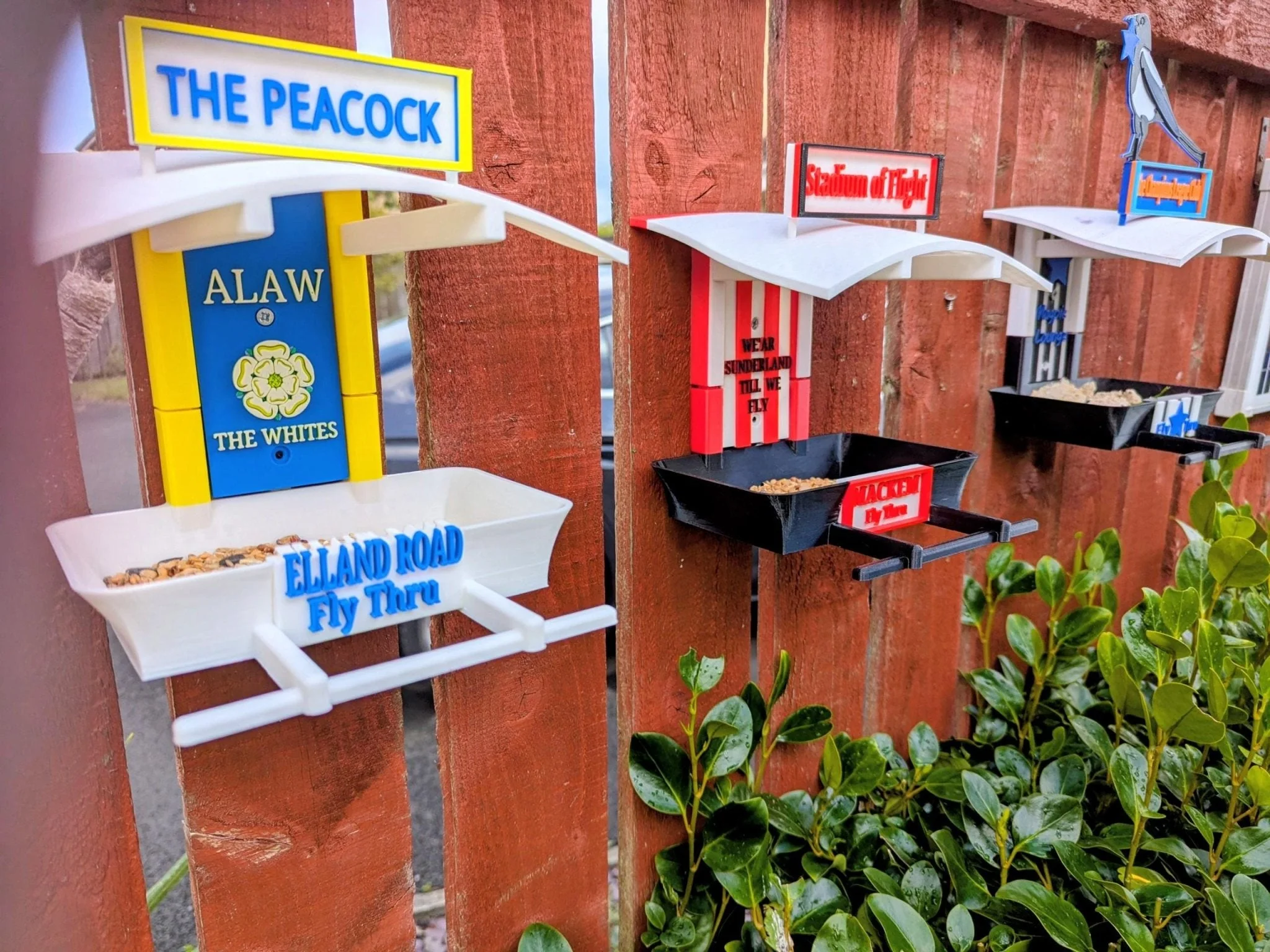 Leeds United Bird Feeding Station -  The whites football themed Garden Decor - Wild Bird Food Feeder - Gift for yorkshire football fan - Image 3