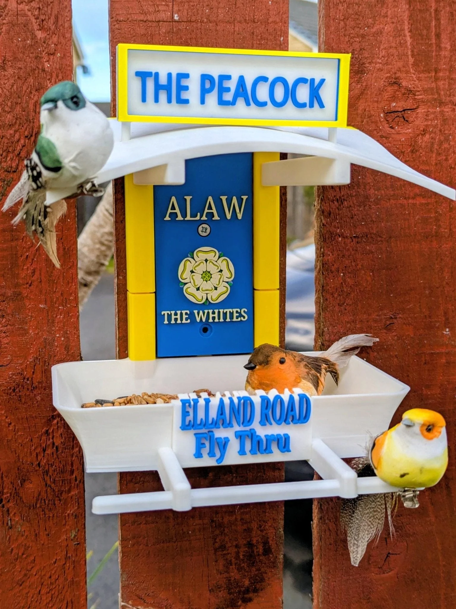 Leeds United Bird Feeding Station -  The whites football themed Garden Decor - Wild Bird Food Feeder - Gift for yorkshire football fan - Image 5
