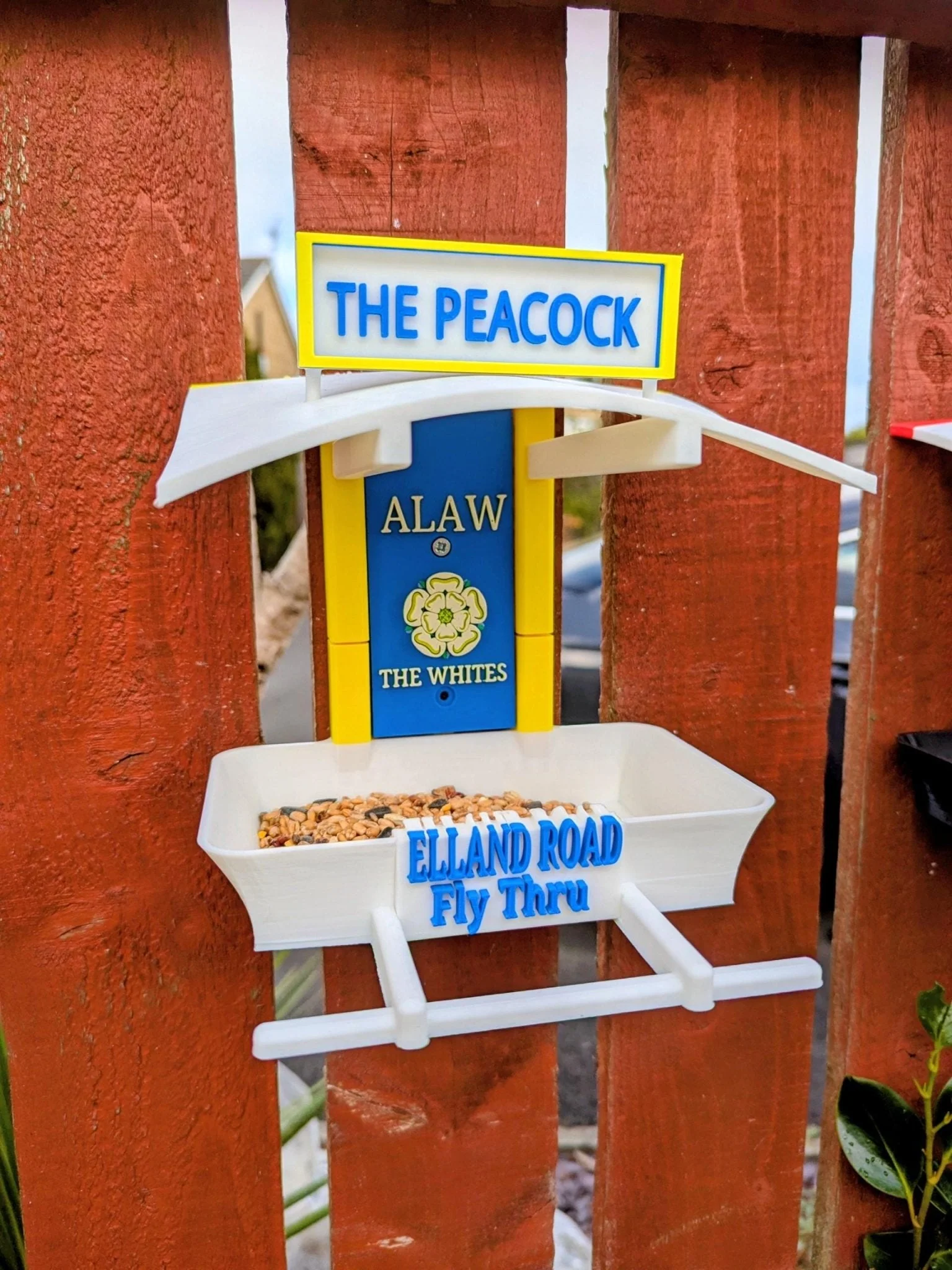 Leeds United Bird Feeding Station -  The whites football themed Garden Decor - Wild Bird Food Feeder - Gift for yorkshire football fan - Image 7