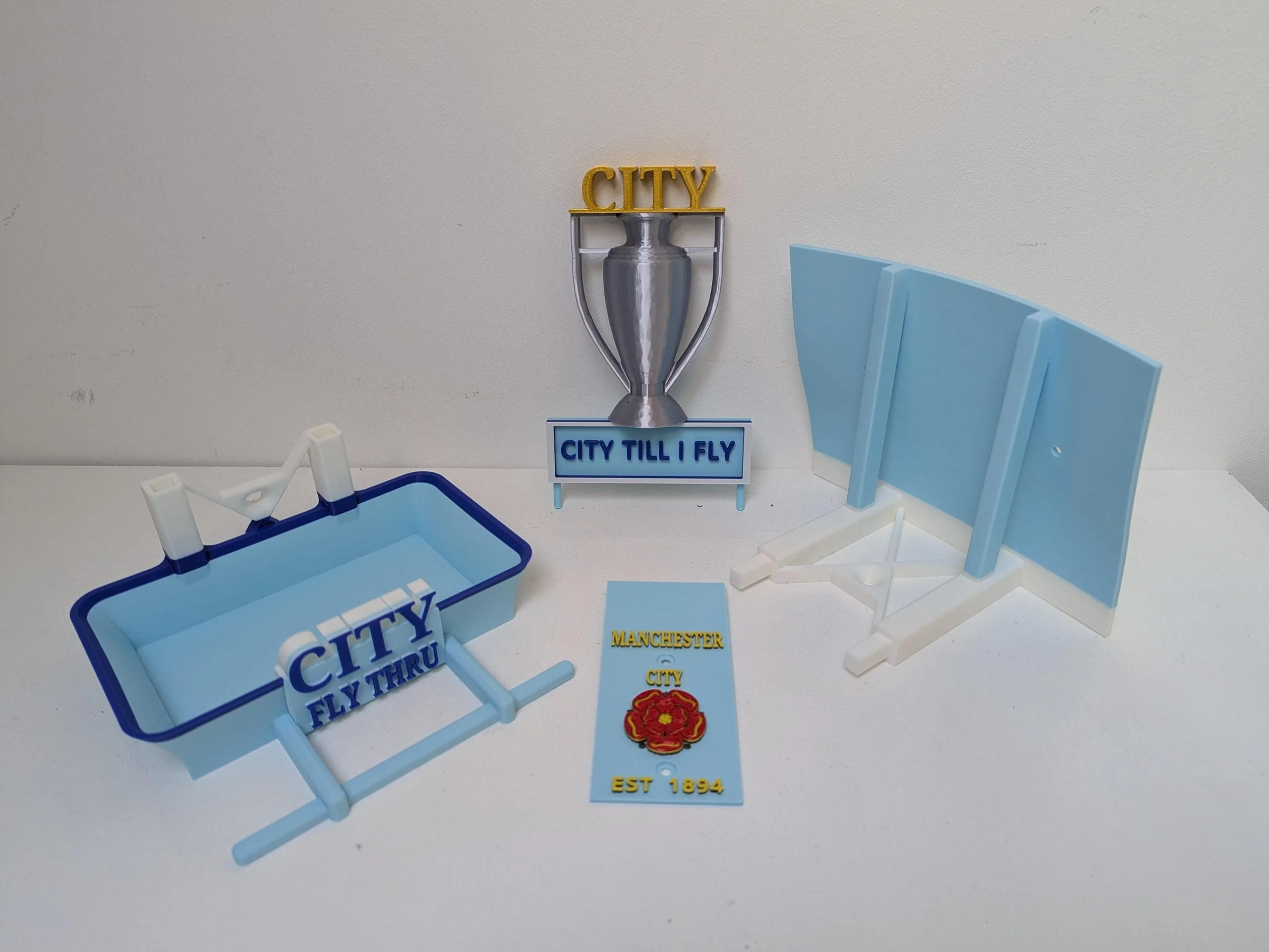 Manchester City Bird Feeder : Football Fans Feeding Station -  Quirky Garden Decor - Wild Bird seed tray -  Gift for Soccer city Fan - Image 6