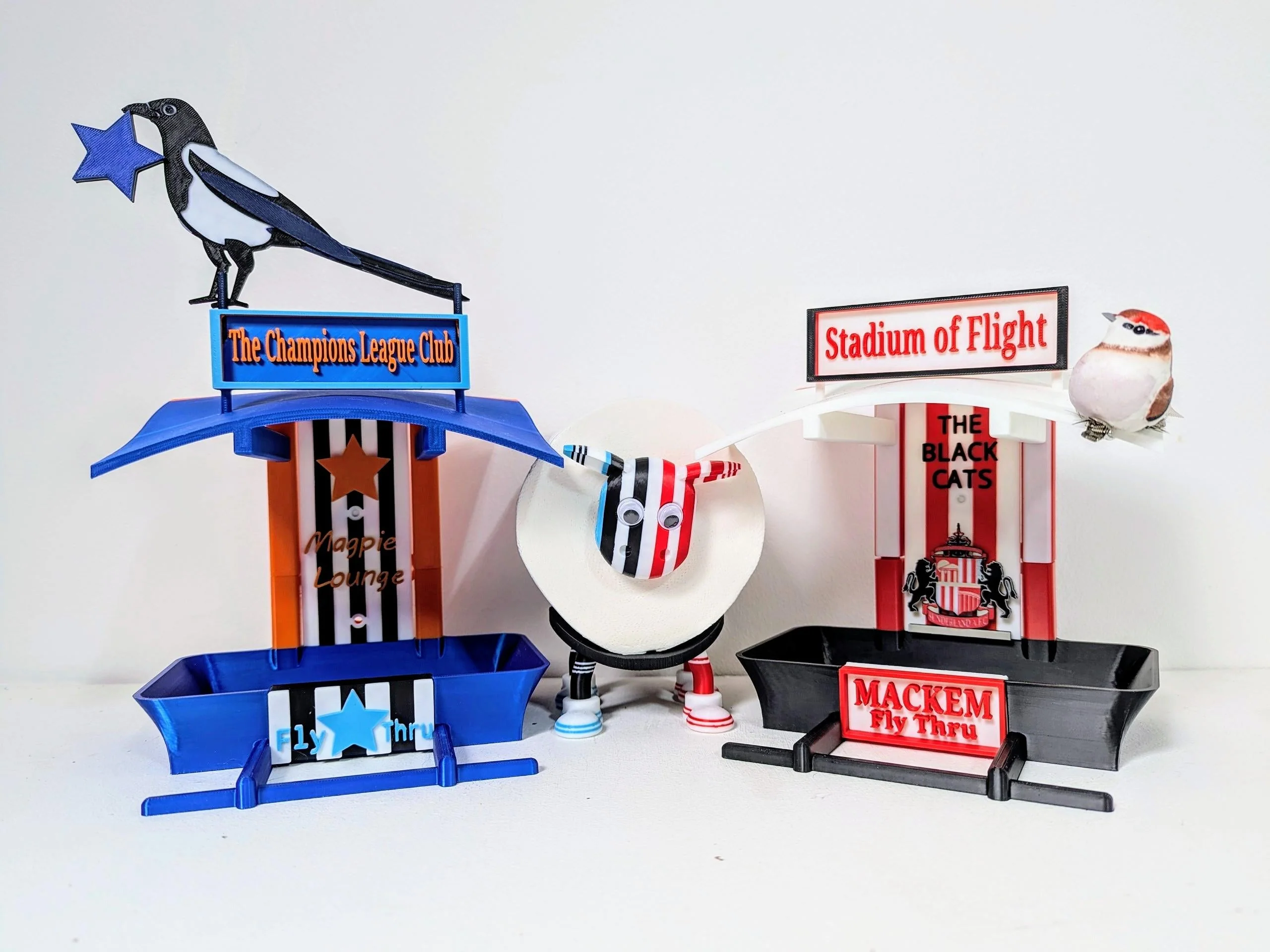 Newcastle United Garden Bird Feeding Station -  NUFC champions league edition Garden Decor and Wild Bird Food Feeder Toon Army Gift for Fan - Image 8
