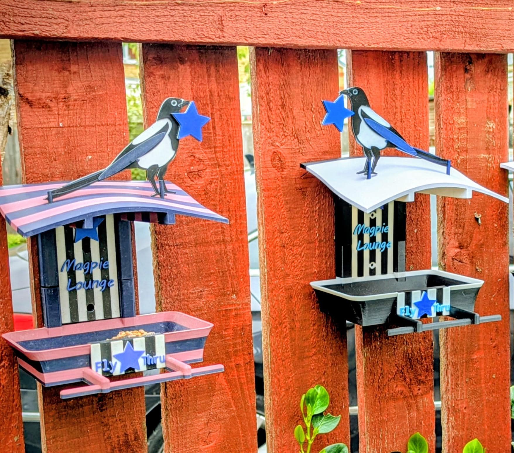 Newcastle United Garden Bird Feeding Station -  NUFC Magpies Garden Decor and Wild Bird Food Feeder Toon Army Gift for Fan - Image 6