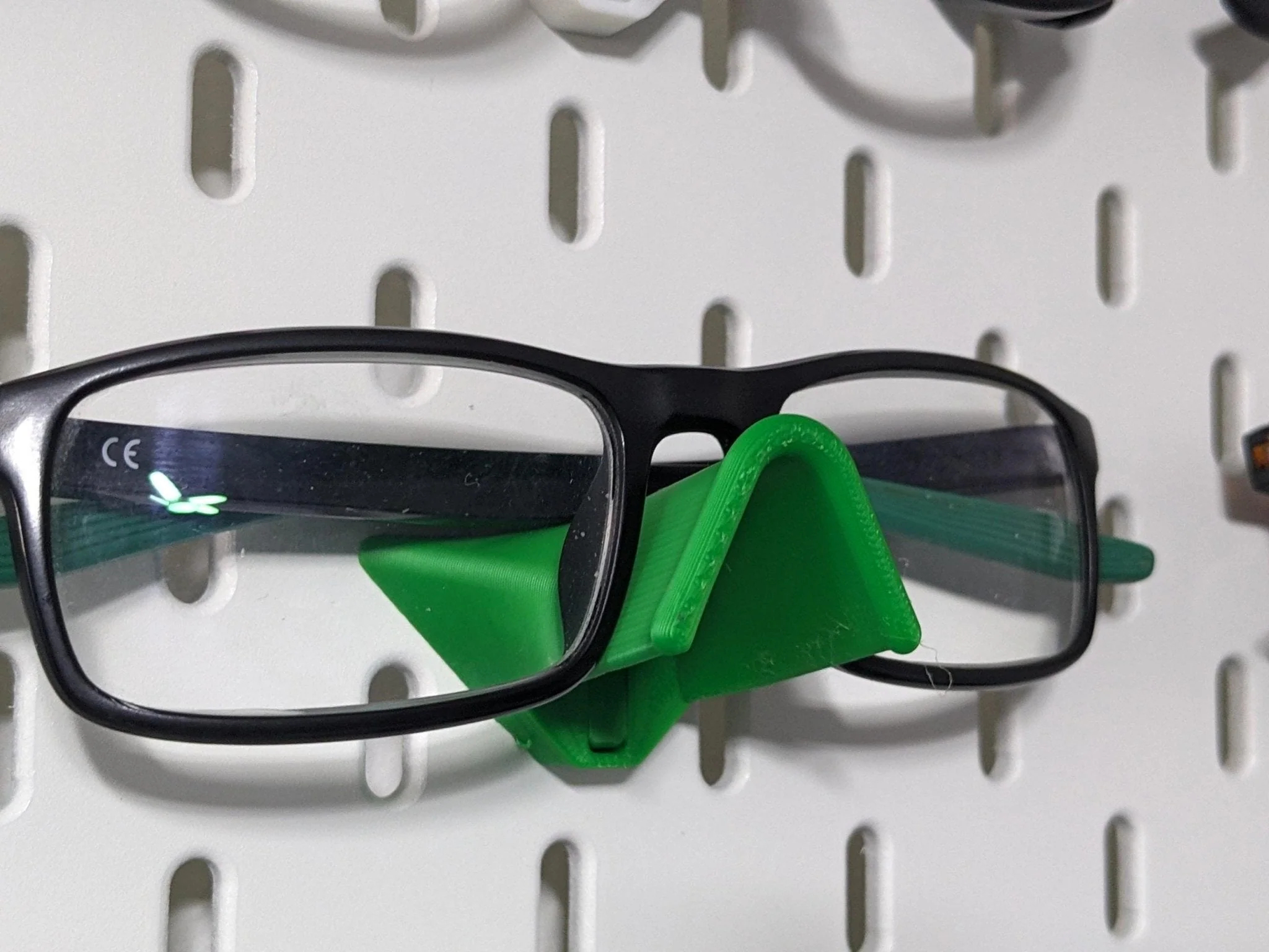 Pack of 2 Ikea Skadis compatible glasses peg board holder. fit all sizes - Image 3