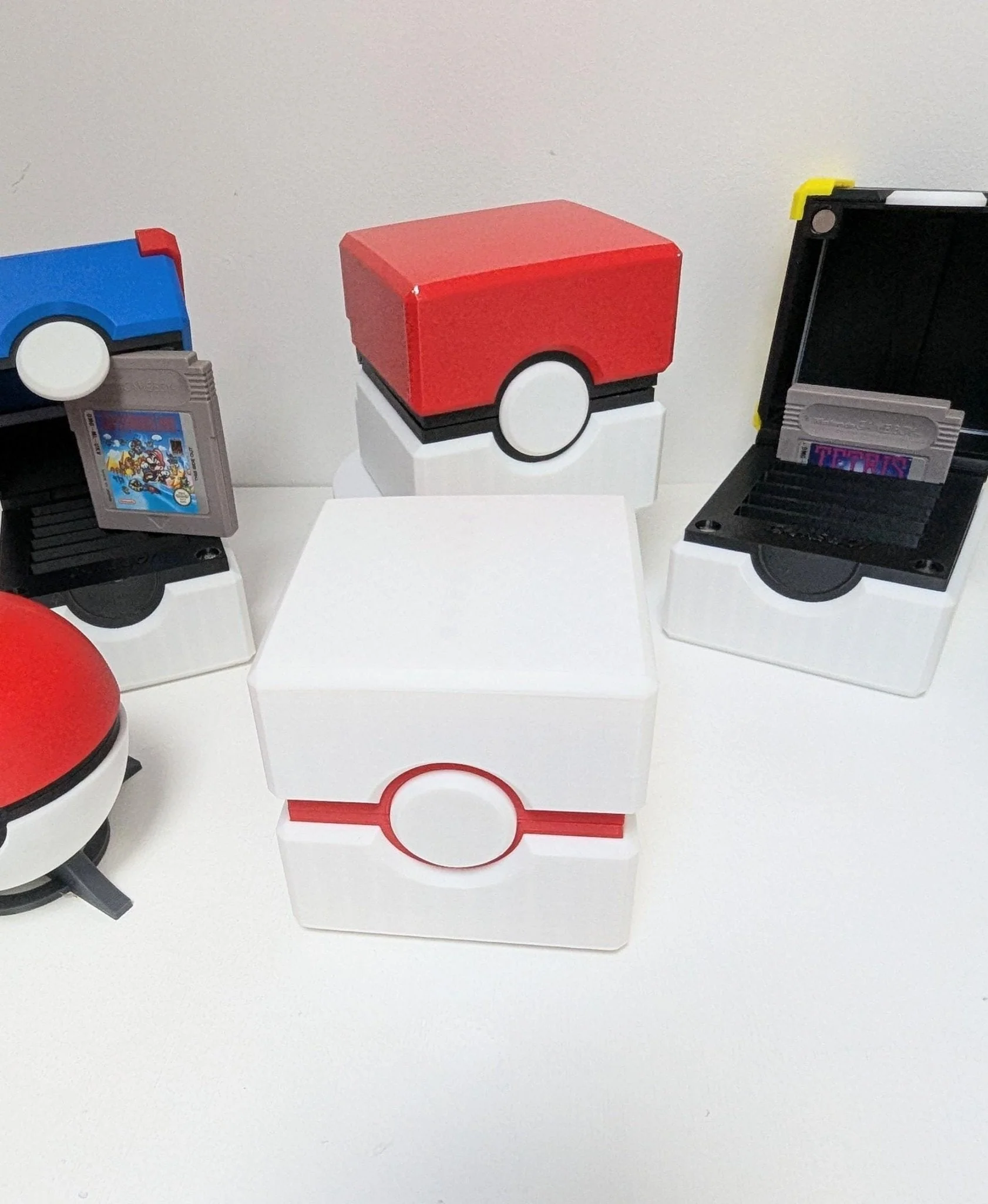 Pokeball Nintendo Game Boy Cartridge Holder , Holds 6 Games - Image 4