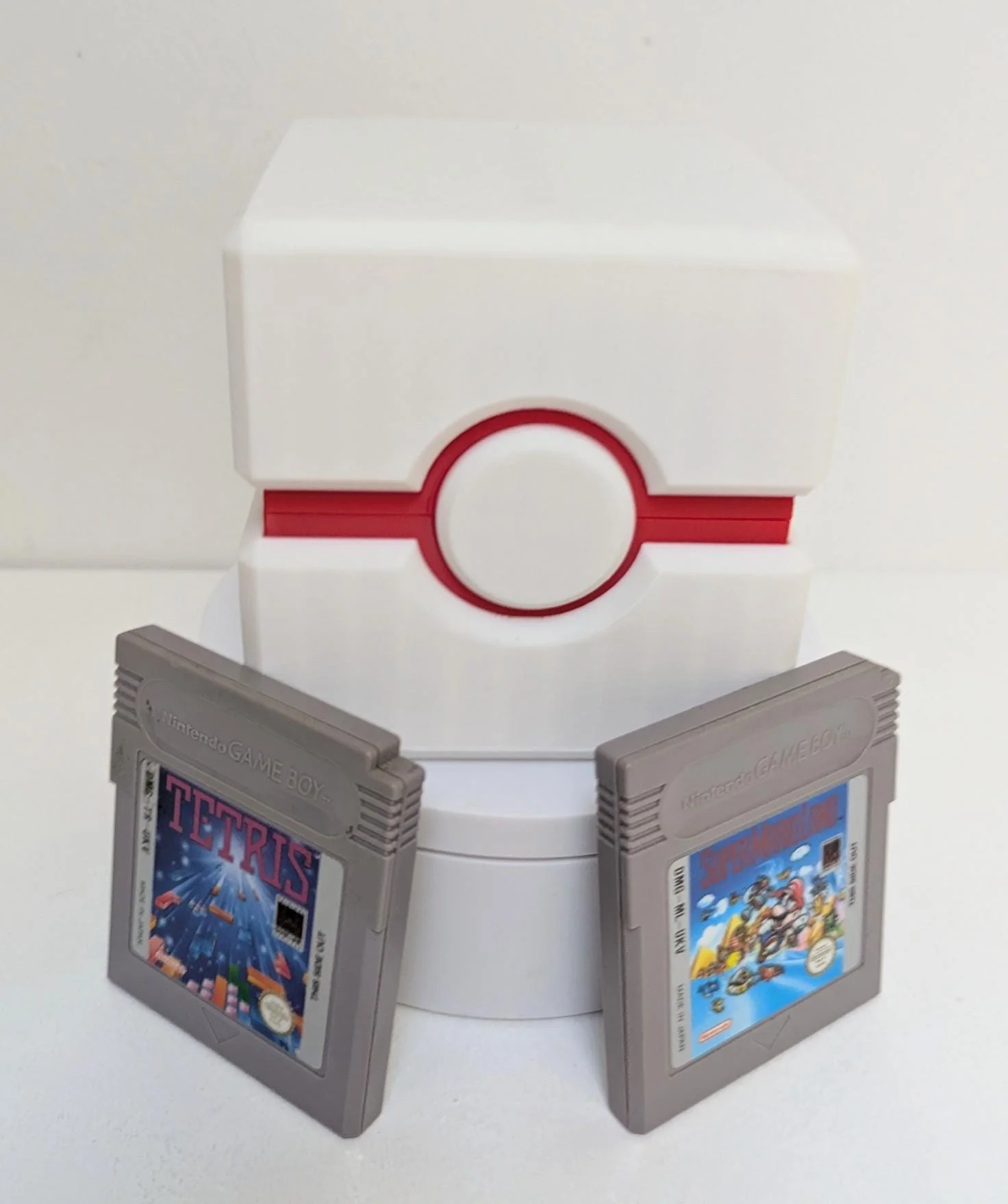 Pokeball Nintendo Game Boy Cartridge Holder , Holds 6 Games - Image 6
