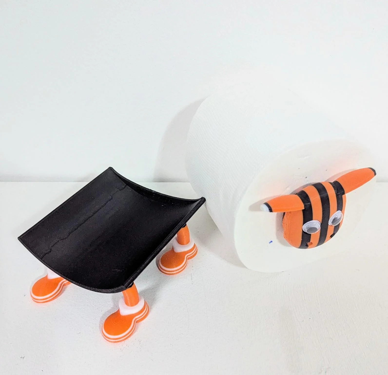 Premiersheep Dundee United Toilet Roll Holder β New 2025/26 Football Fan Gift β Universal Fit β Custom Boots - Image 8