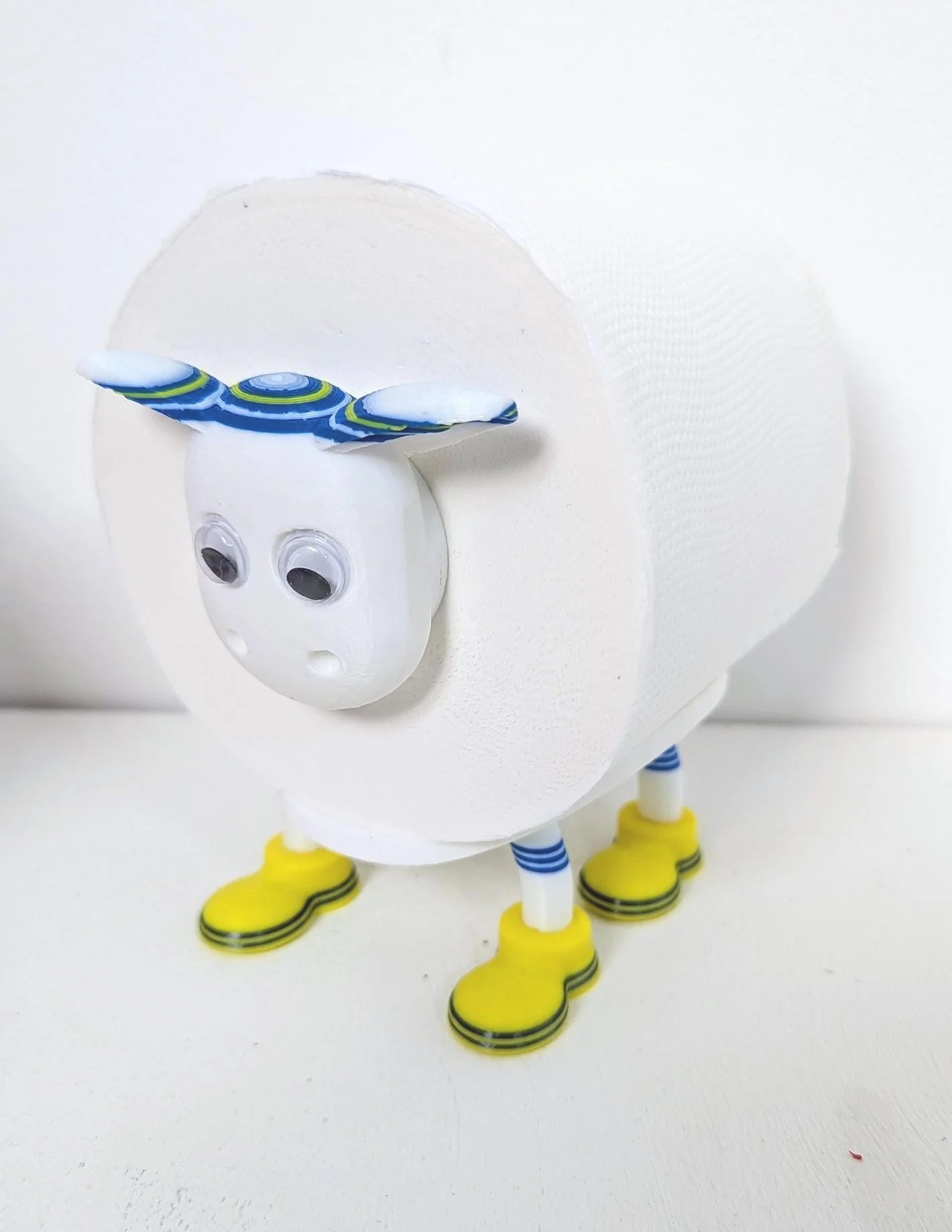 Premiersheep Leeds United Toilet Roll Holder β New 2025/26 Football Fan Gift β Universal Fit β Custom Boots