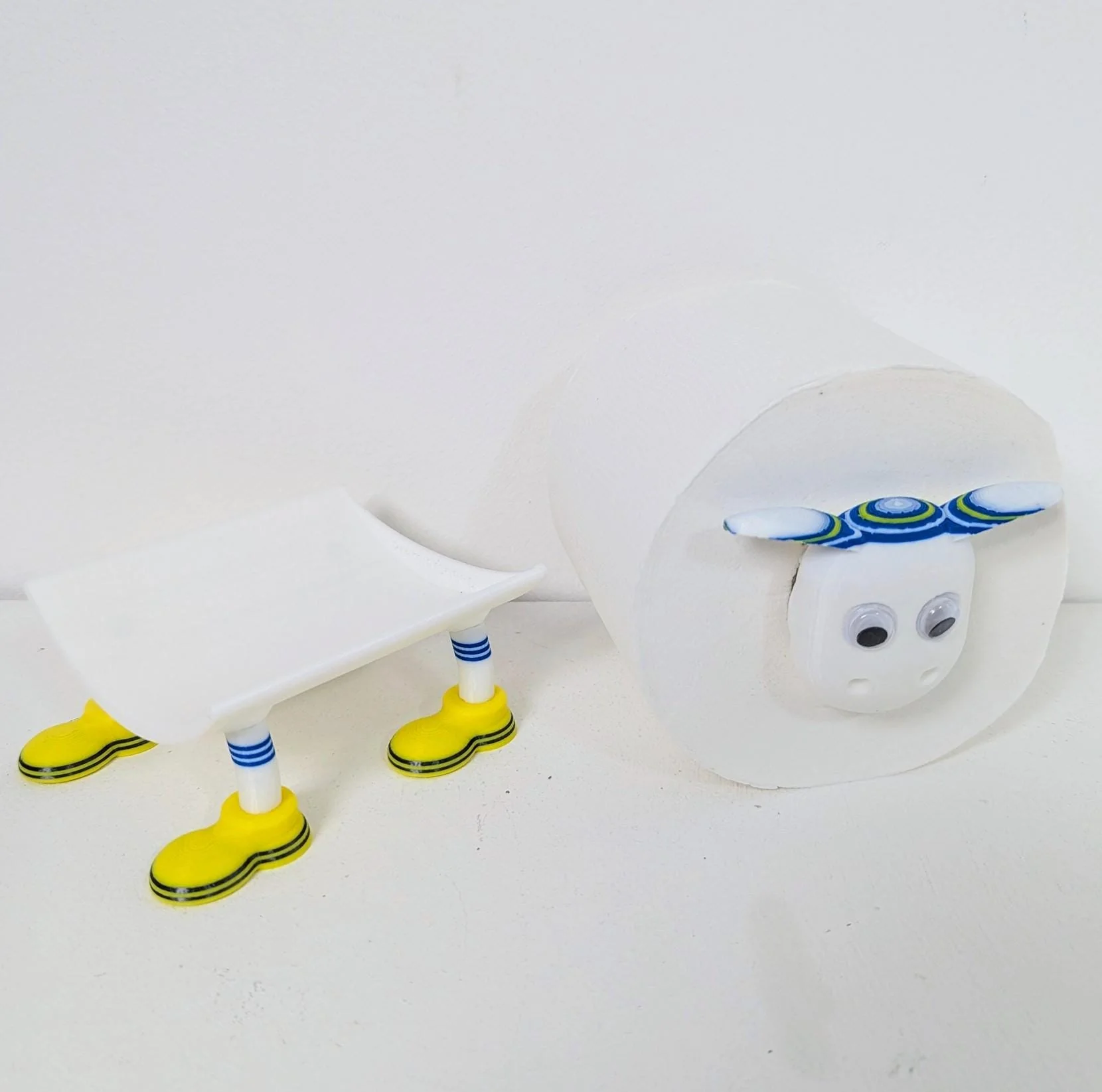 Premiersheep Leeds United Toilet Roll Holder β New 2025/26 Football Fan Gift β Universal Fit β Custom Boots - Image 9