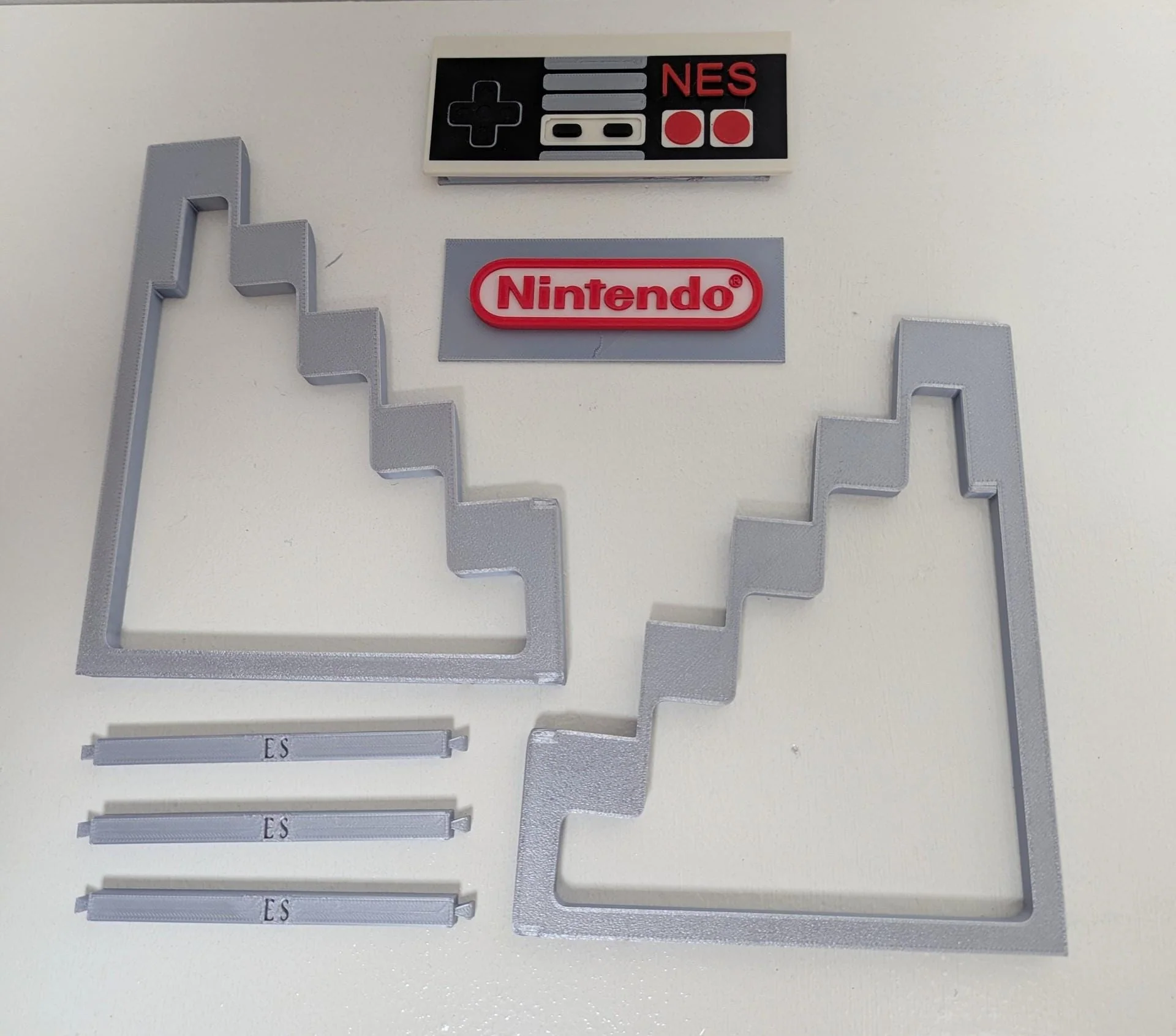 Retro Nintendo NES Game Cartridge Stand | Holds 5 Classic Titles - Image 2