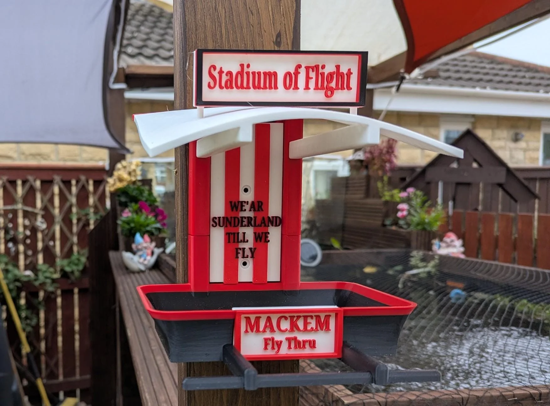 Sunderland supporters Bird Feeder: Stadium of flight Fly Thru Design - Garden Gift for a football mad Mackem - Image 2