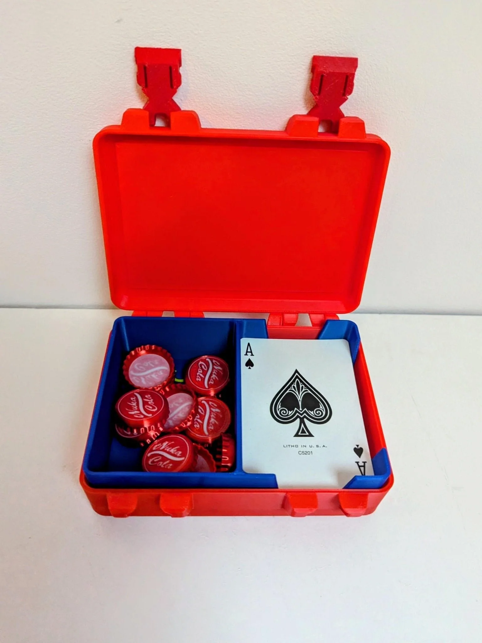 Vault‑Tec / Nuka‑Cola Travel Box – Standard Poker / Uno / MTG / Pokemon Collector Cards Case with Free 3D printed Bottle Caps - Image 5
