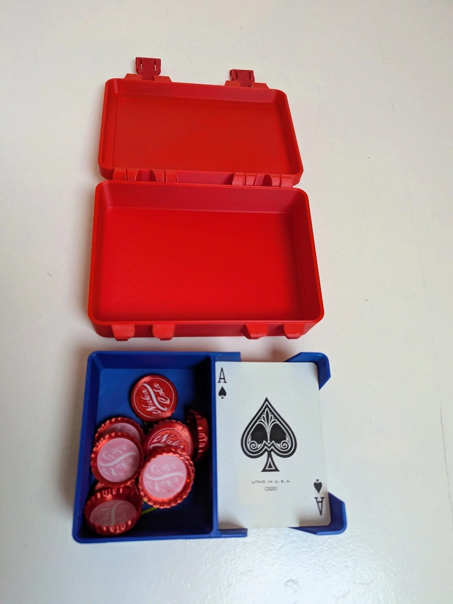 Vault‑Tec / Nuka‑Cola Travel Box – Standard Poker / Uno / MTG / Pokemon Collector Cards Case with Free 3D printed Bottle Caps - Image 7